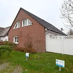 With 2 Bedrooms Semesterbostad