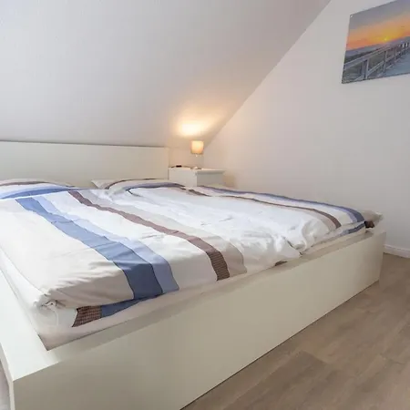With 2 Bedrooms Prázdninový dům Norddeich (Norden)