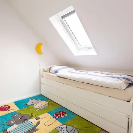 With 2 Bedrooms Semesterbostad *