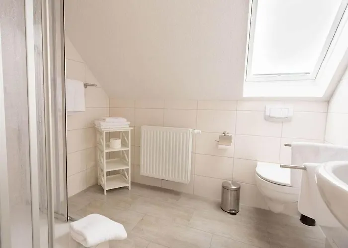 With 2 Bedrooms Semesterbostad *