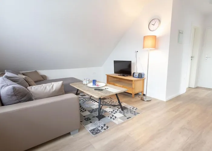 With 2 Bedrooms Semesterbostad *