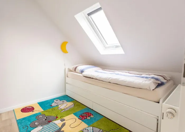 With 2 Bedrooms Semesterbostad *