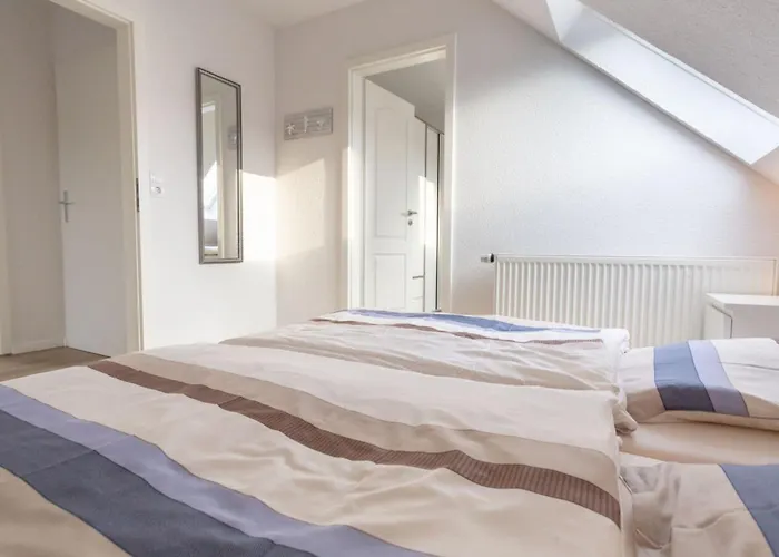 With 2 Bedrooms Semesterbostad *